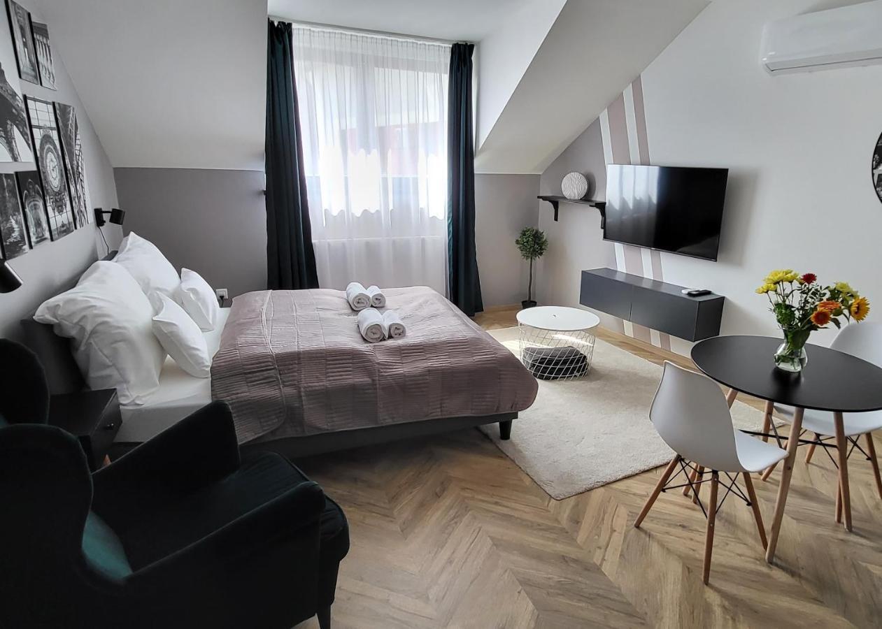 Dotis Apartman Tata Extérieur photo