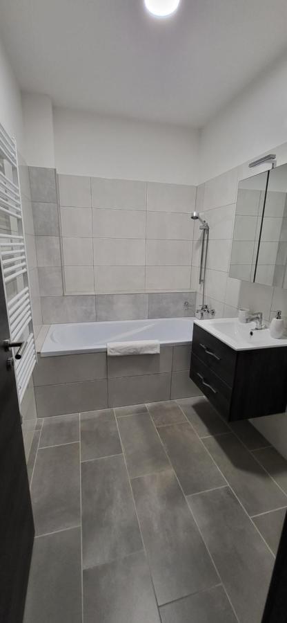 Dotis Apartman Tata Extérieur photo