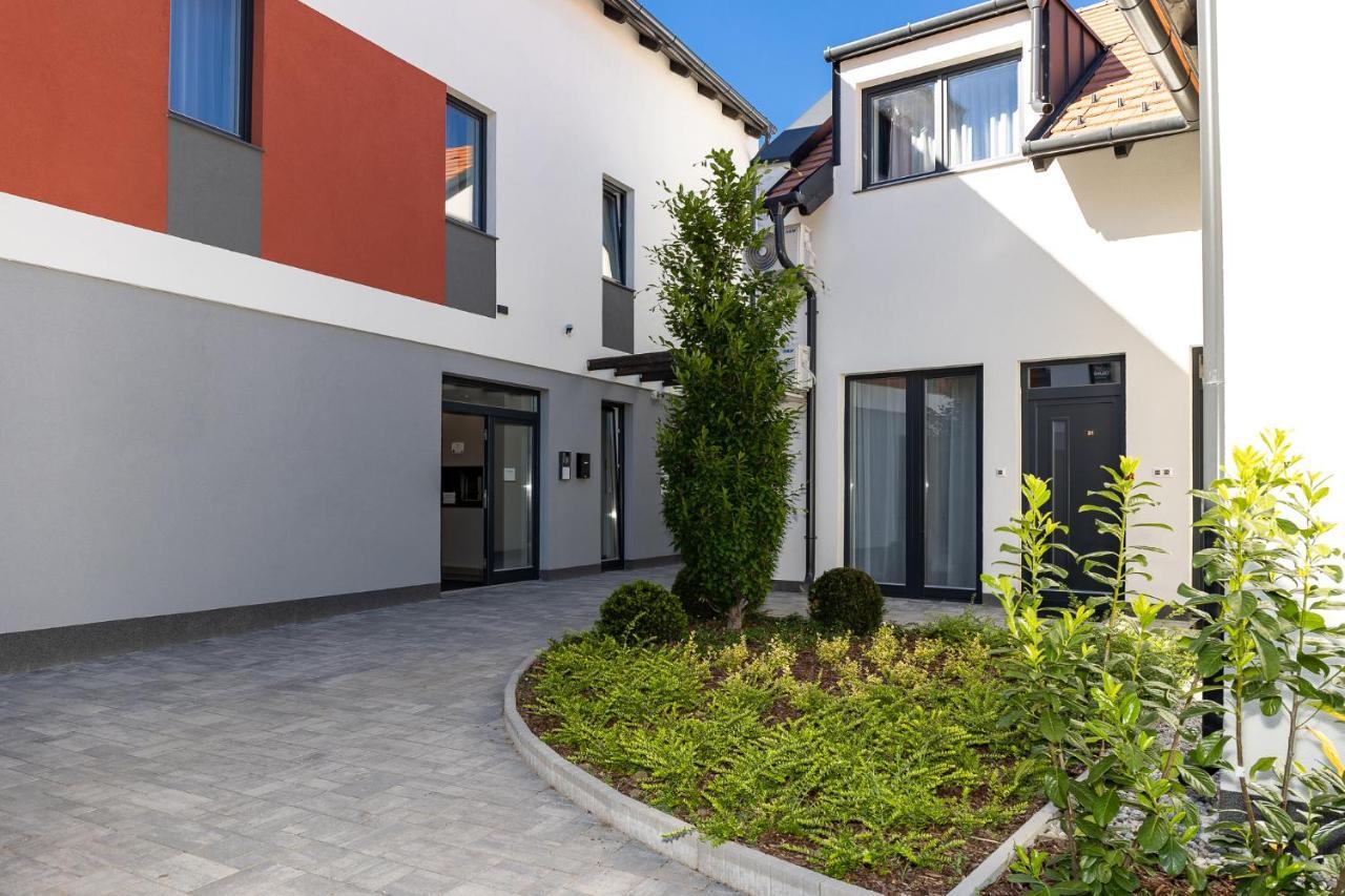 Dotis Apartman Tata Extérieur photo