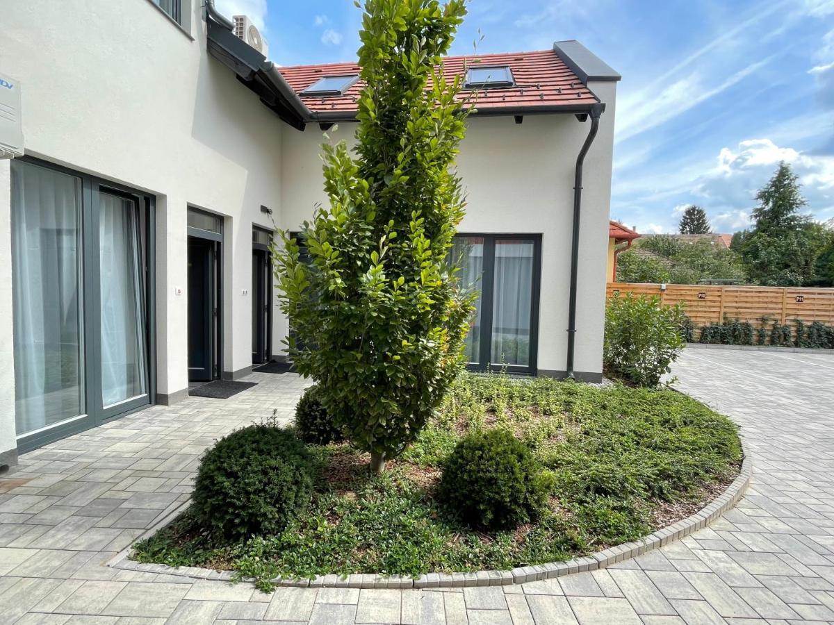 Dotis Apartman Tata Extérieur photo