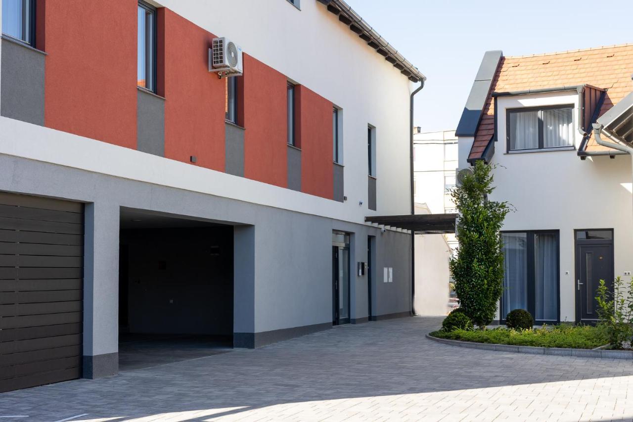 Dotis Apartman Tata Extérieur photo