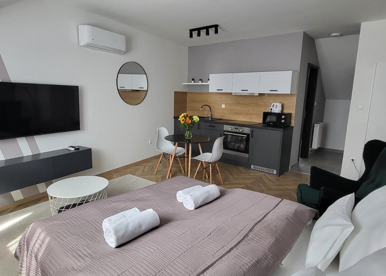 Dotis Apartman Tata Extérieur photo